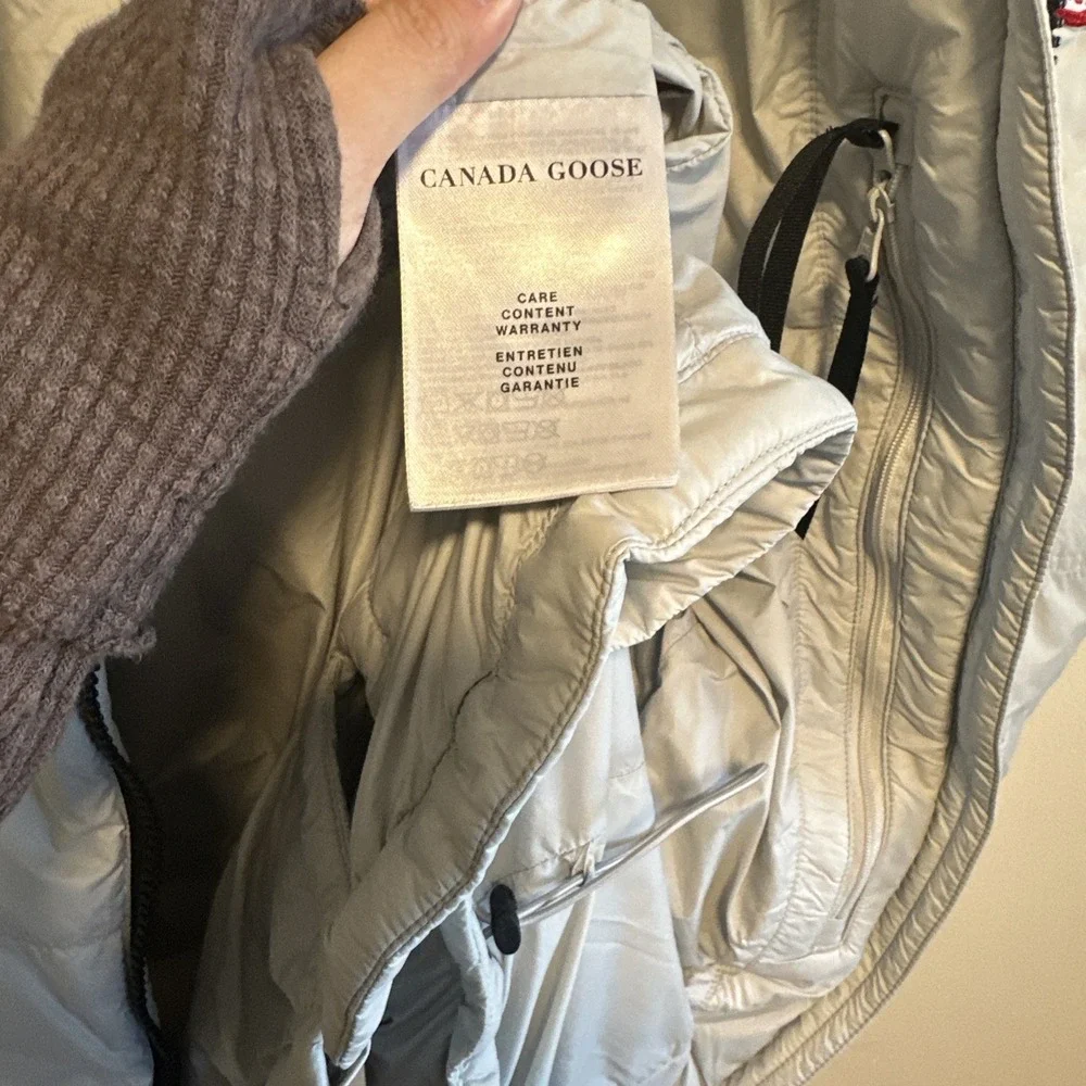 Canada Goose Women's Ellison Down Jacket Packable XL Light Grey Pre Owned - Picture 8 of 11